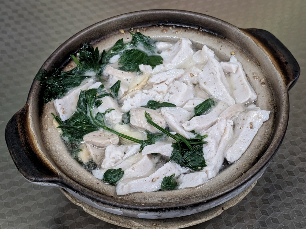 The pepper pork soup is a twist on traditional pig’s stomach and pepper soup. — Picture by Ethan Lau

