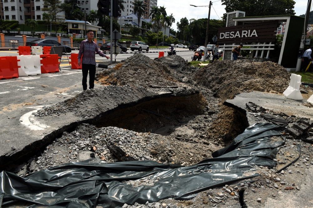 Penang sinkhole: Dredging done, focus now on sewage pipe repair
