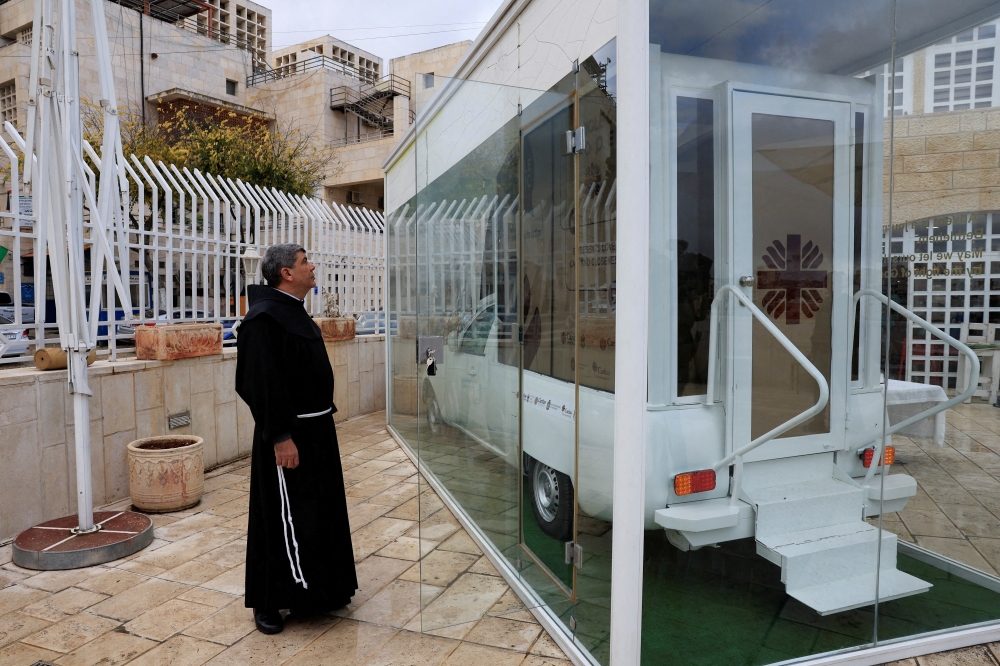 Pope Francis’ popemobile transformed into mobile clinic for Gaza children