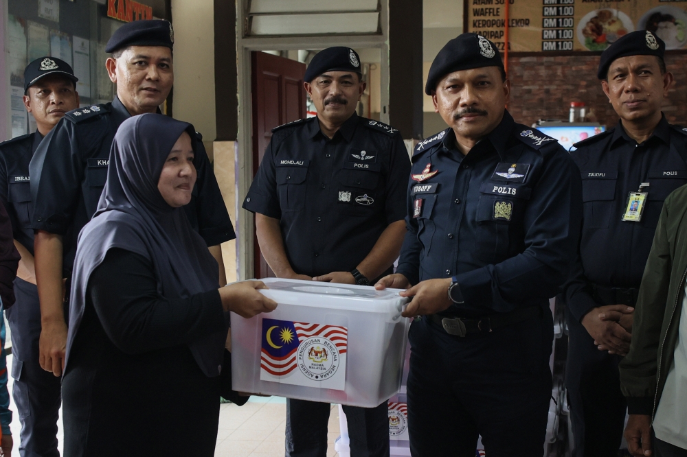 Kelantan police call on flood victims to register via police patrol app to ensure home safety