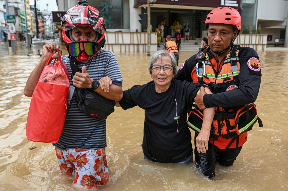 Forced to drink rainwater — What went wrong in Hat Yai's flood disaster response