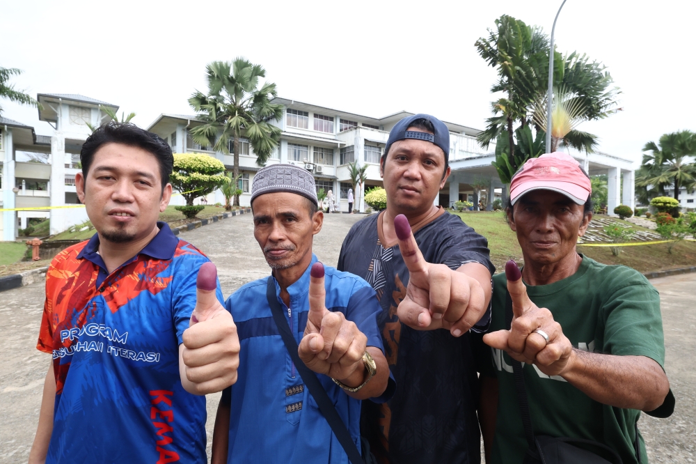 ‘It’s now in your hands’: Ahmad Zahid urges calm, thoughtful voting as Sabah goes to polls