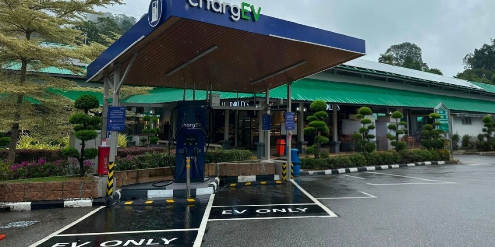 The Gunung Semanggol Northbound R&R EV charging location was formerly an AC charge point. It was upgraded to a DC charger early this year with a reduced power output of 47kW. — SoyaCincau pic
