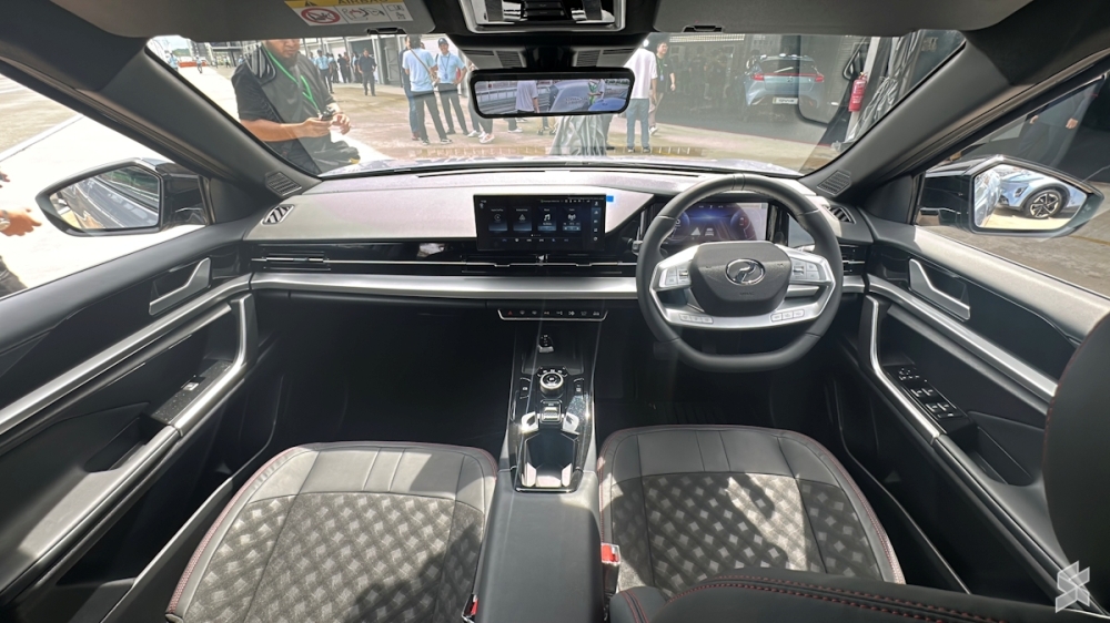 The interior design of QV-E is quintessentially Perodua – straight forward, no over-the-top elements.— SoyaCincau pic
