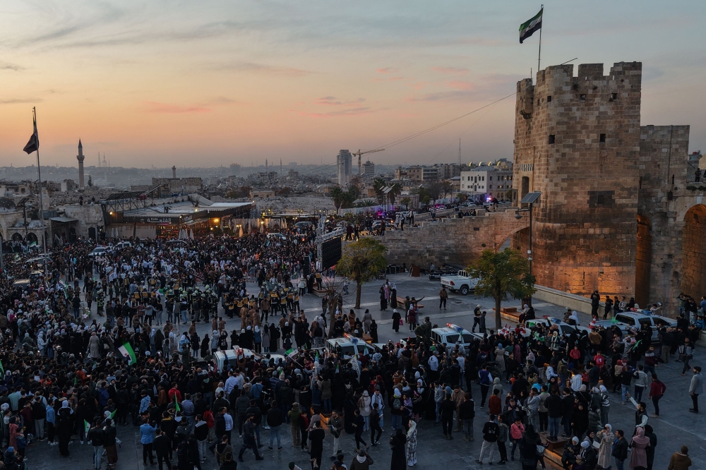 Trump warns Israel against destabilising Syria after deadly strikes