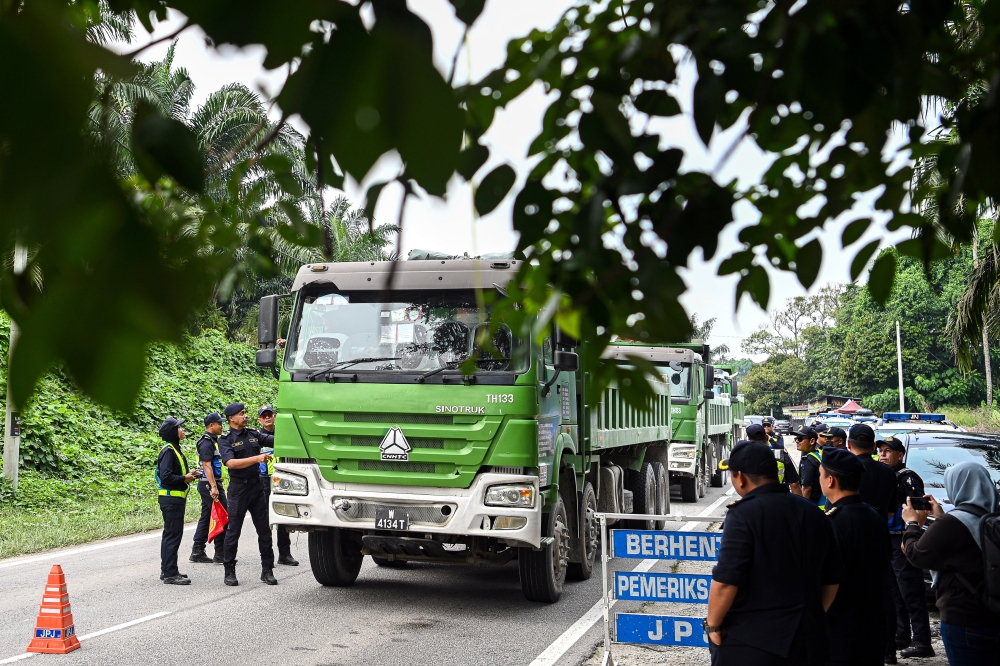 The compliance rate for the use of automatic speed limit devices (SLD) in the first phase has risen to 48.37 per cent as of Dec 1, 2025. — Bernama pic