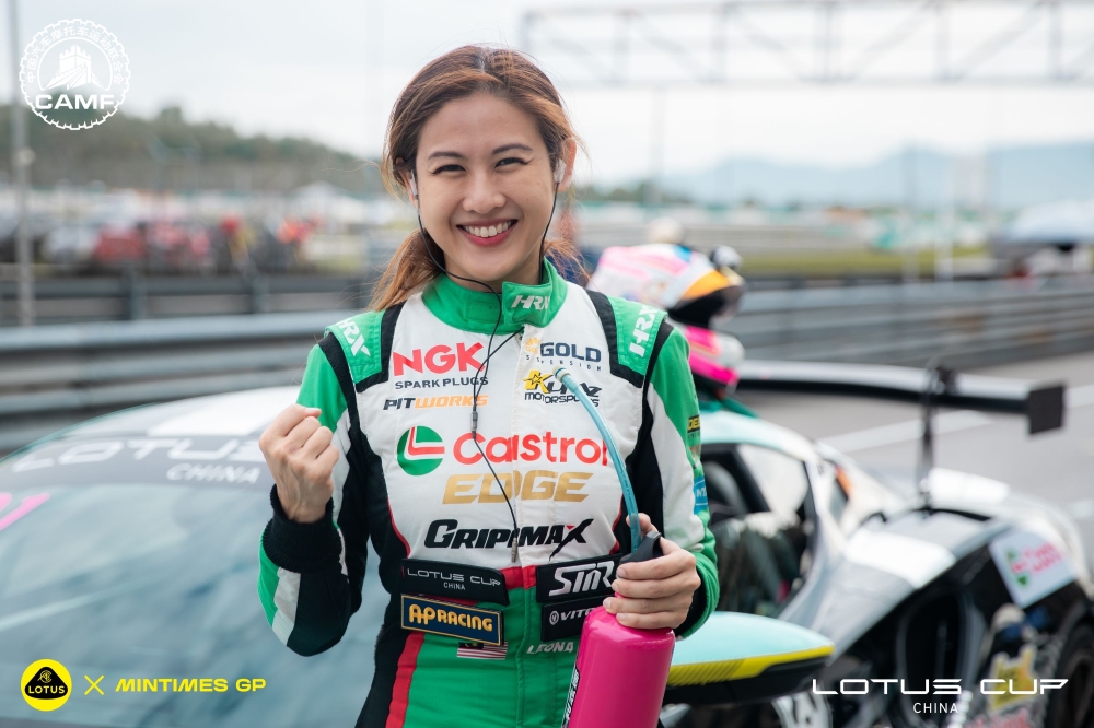 Leona finished third overall and third in the SD Class in Race 2 on Saturday, delivering one of the standout performances of the finale against a competitive international field featuring drivers from China, Singapore, the United Kingdom and Canada.