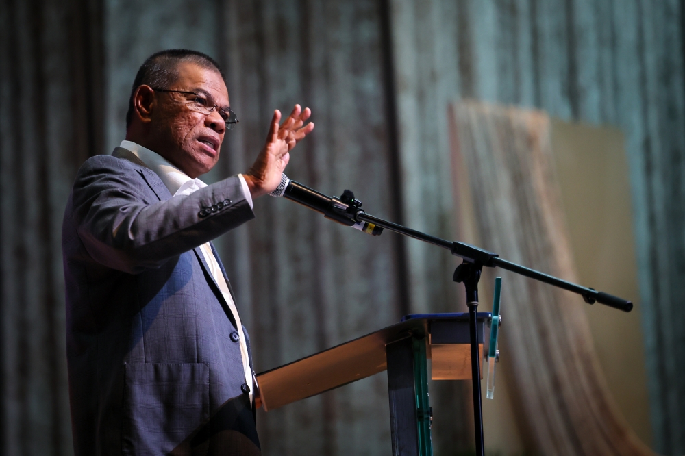 Home Minister Datuk Seri Saifuddin Nasution Ismail asserted that the investigation into both high-profile cases is ongoing, in line with the court’s decision requesting the police to continue investigative action. — Bernama pic 