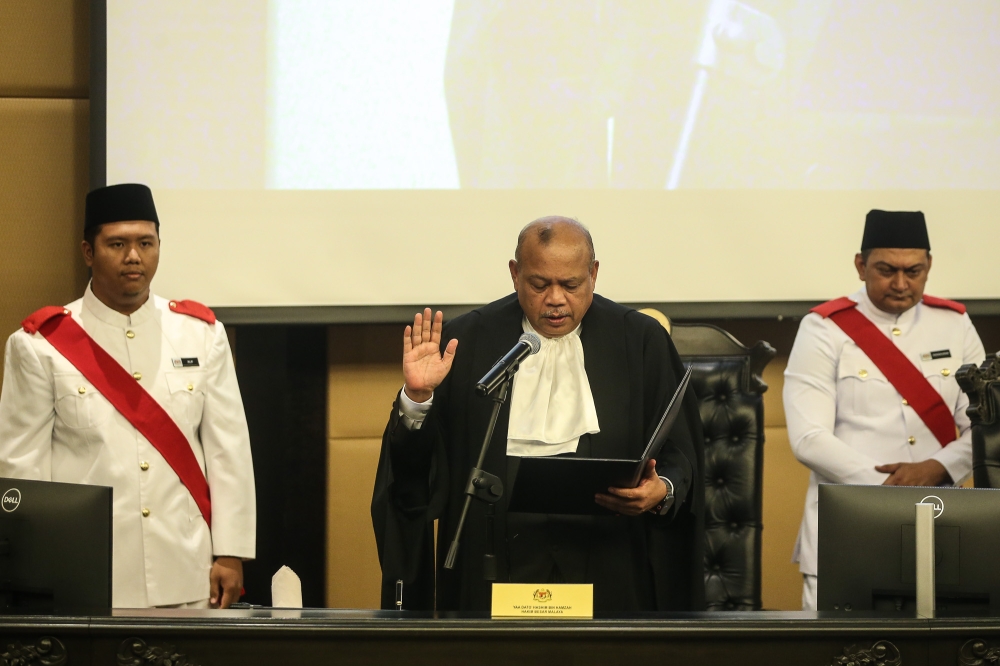 Hashim Hamzah sworn in as 15th Chief Judge of Malaya