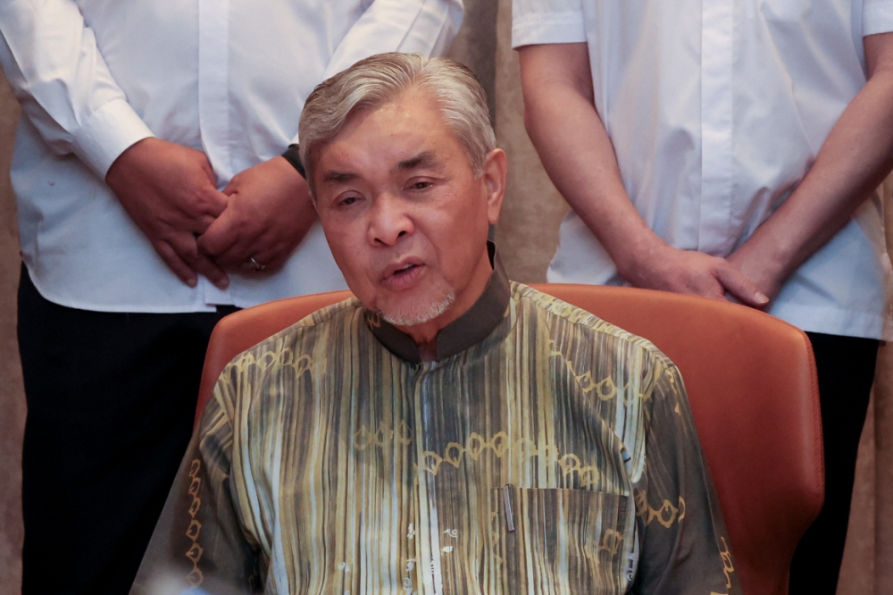 ChatGPT said:Deputy Prime Minister Datuk Seri Dr Ahmad Zahid Hamidi said the formation of the Sabah government reflects the political reality of changing circumstances since the state election. — Bernama pic