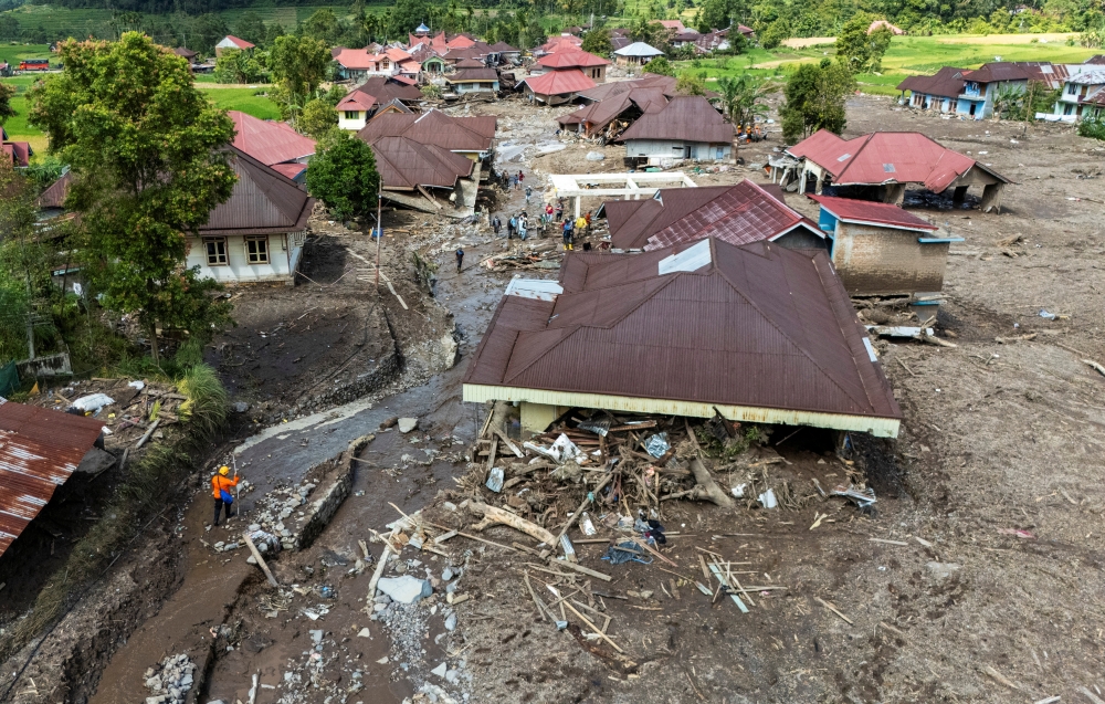 Foreign Ministry confirms safe evacuation of three Malaysians stranded in Sumatra floods, search ongoing for two others