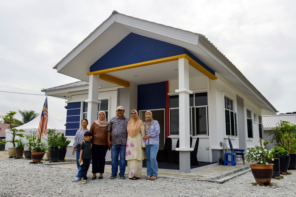 Housing minister: 18 families return to new homes after Putra Heights gas blast