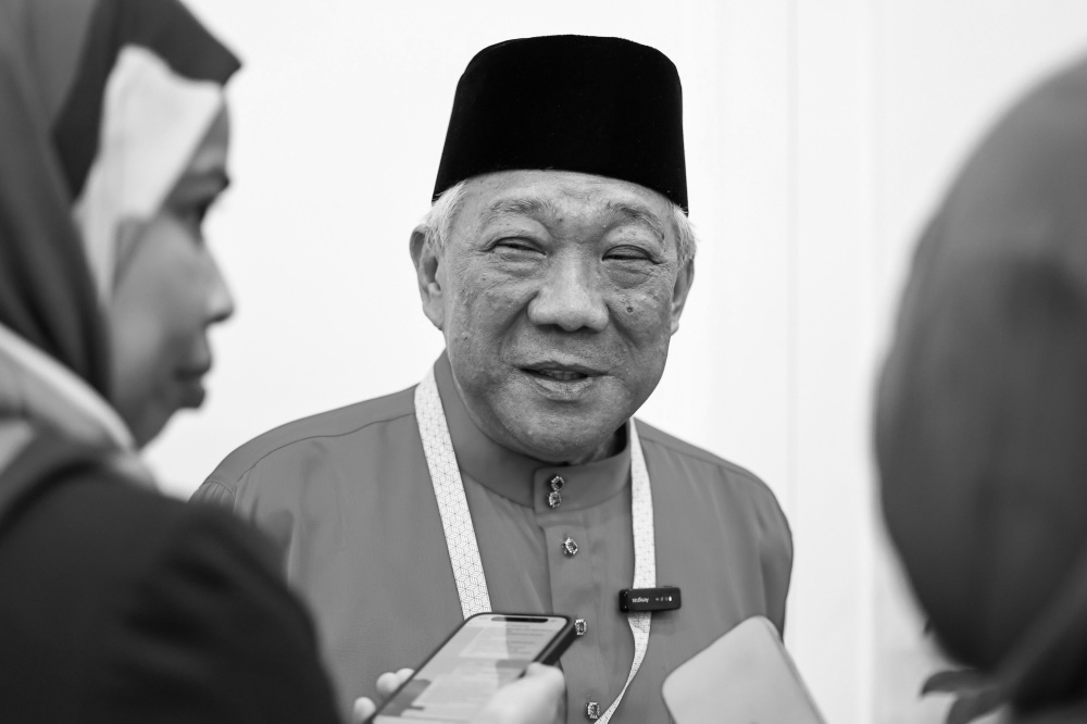 Bung Moktar, seen here in a recent file photo, died at Gleneagles Hospital Kota Kinabalu at age 66 early today. — Bernama pic