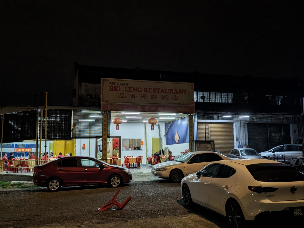 Because it is an industrial area, the surrounding environment is pretty quiet at night. — Picture by Ethan Lau