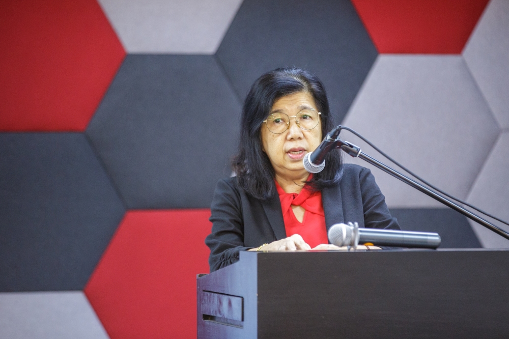 Pastor Raymond Koh’s wife Susanna Liew speaks at the session ‘Justice for the Disappeared: Understanding the Human Rights Impact of the Raymond Koh & Amri Che Mat Decisions’ in Kuala Lumpur December 6, 2025. — Picture by Raymond Manuel