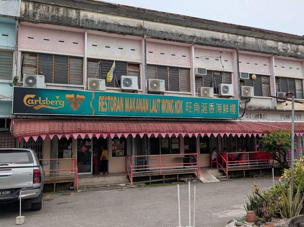 The restaurant’s front is old and faded. — Picture by Ethan Lau