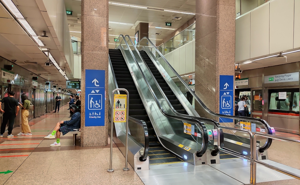 Power bank emits smoke onboard, triggering evacuation at Singapore’s Tanjong Pagar MRT
