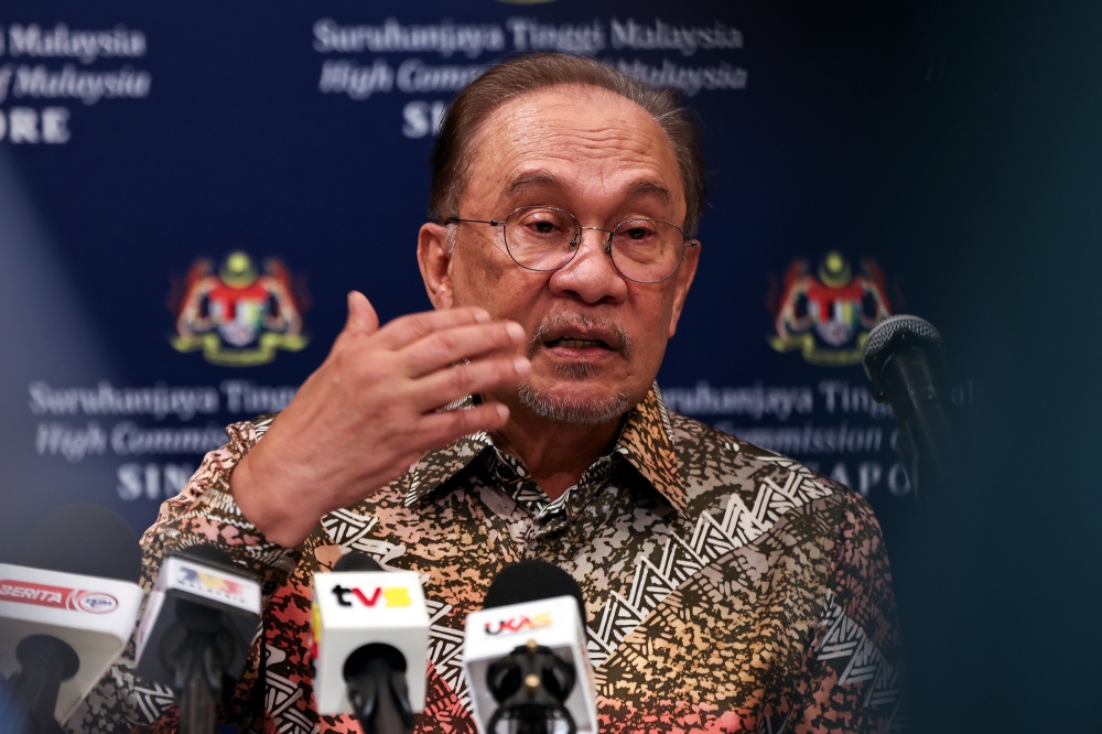 PM Anwar: MED4IRN to establish digital transformation units in all ministries