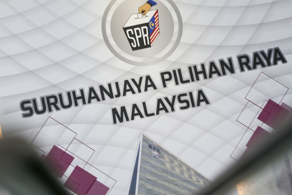 In a statement, EC secretary Datuk Khairul Shahril Idrus said the commission received official notifications of the unexpected vacancies from Dewan Rakyat Speaker Tan Sri Johari Abdul on December 8, and Sabah State Assembly Speaker Datuk Seri Kadzim M. Yahya on December 9.  — Picture by Hari Anggara