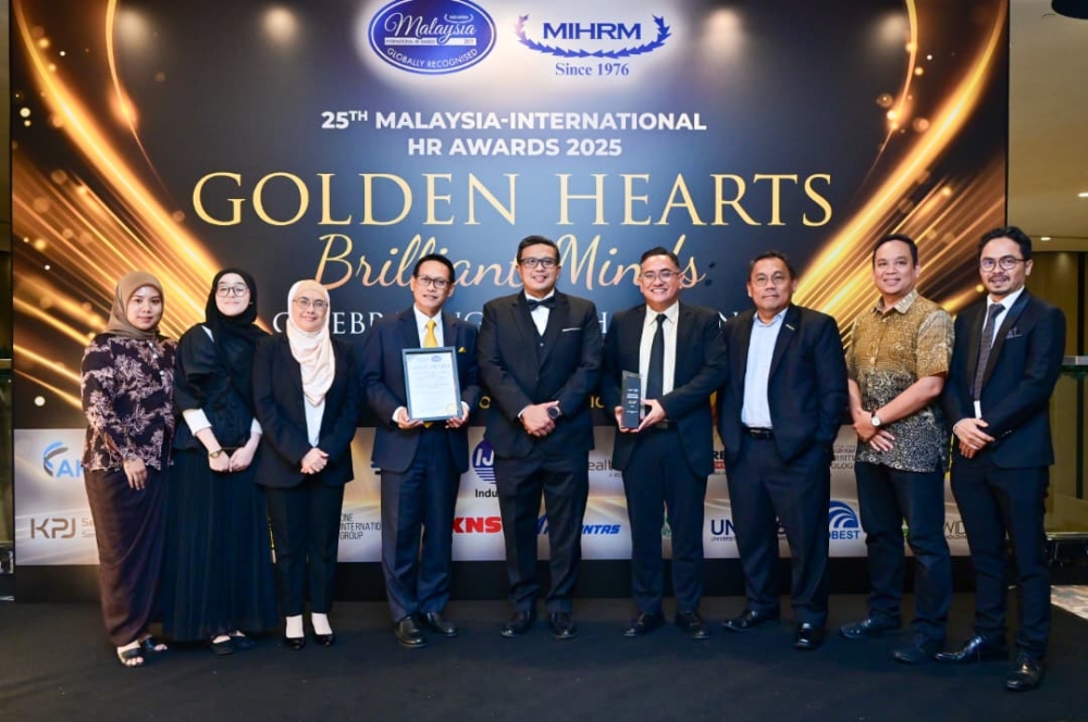 Malaysia’s Worldwide Holdings bags MIHRM Employer of Choice award in private sector
