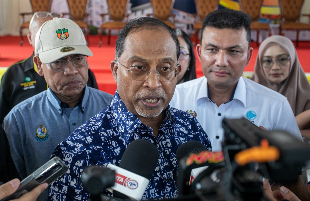 BN secretary-general Datuk Seri Dr Zambry Abdul Kadir said preliminary discussions on the matter had been held with the top leadership of Sabah BN to retain victories in both seats. — Bernama pic 
