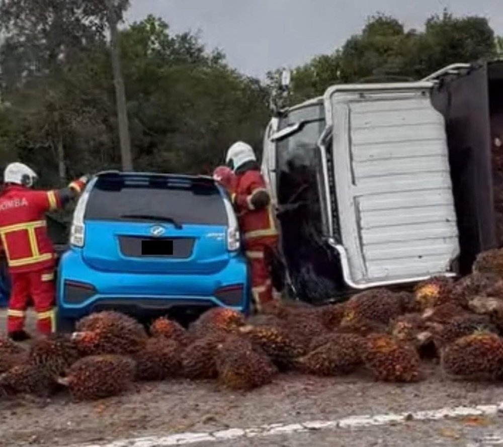 Woman dies after Myvi veers into opposite lane, hits palm oil lorry in Setiu