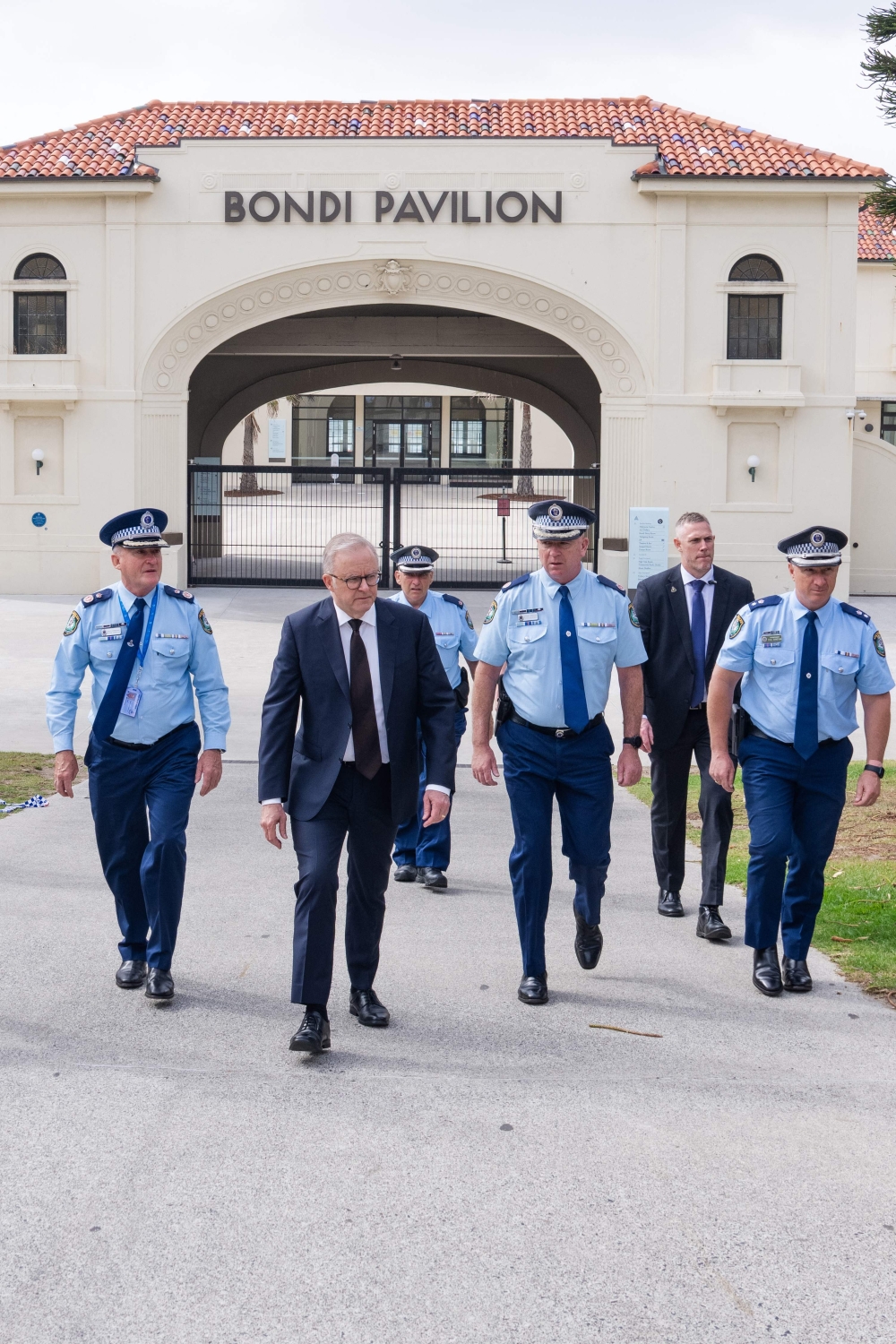 Australian police await Bondi suspect’s recovery before court, state recalls parliament for stricter gun laws