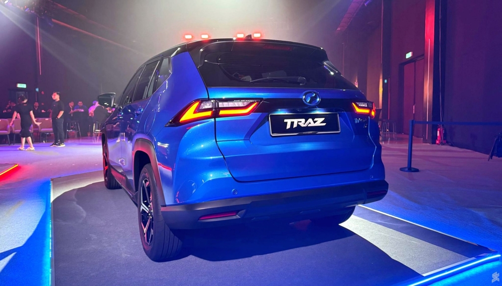 A practical rear design pairs with a generous 471-litre boot, one of the Traz’s standout features.