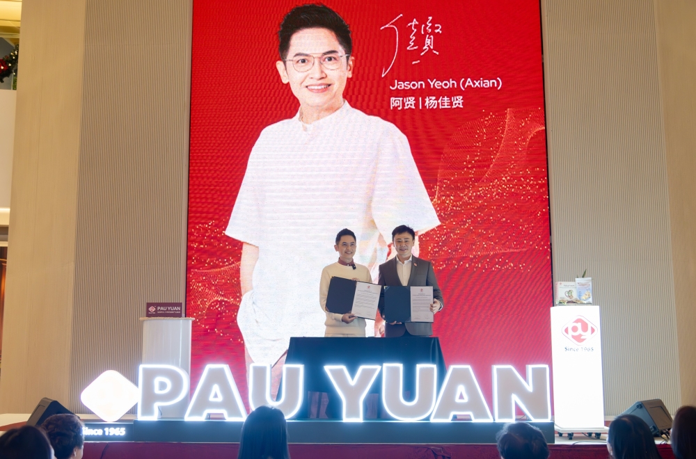 Jason Yeoh was appointed as ambassador of PY Nouri Herbs Grains Series during the Pau Yuan Healthcare Product launch at Starhill, KL. — Picture courtesy of Pau Yuan