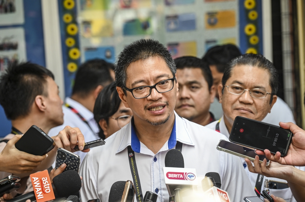 Election Commission (EC) deputy chairman Azmi Sharom said the Federal Constitution allows flexibility in drawing constituency boundaries, taking into account geography and population density, particularly in large rural areas. — Picture by Hari Anggara