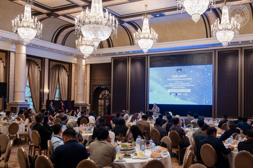 Chinese-language media strengthens regional ties and shared knowledge, Anwar says as Kwong Wah Yit Poh turns 115