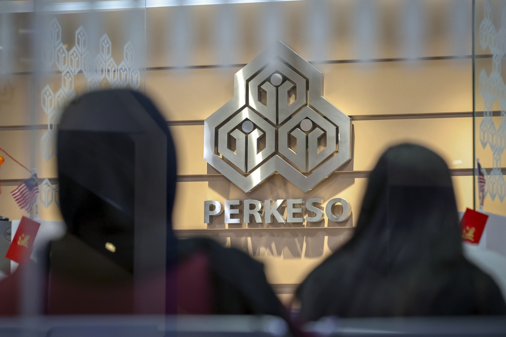 Malaysians can apply for Socso benefits with a click instead of having to queue up at its offices from January 1, 2026.  — Bernama pic