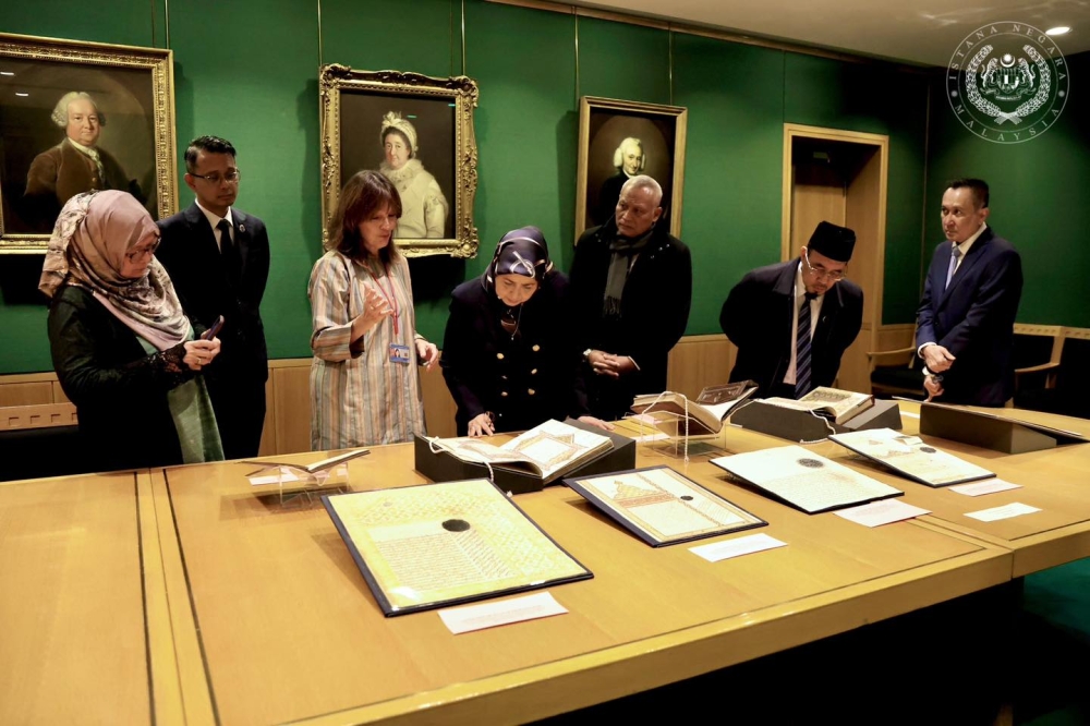 Queen cautions against blanket claims over ‘stolen’ Malaysian artefacts from colonial era