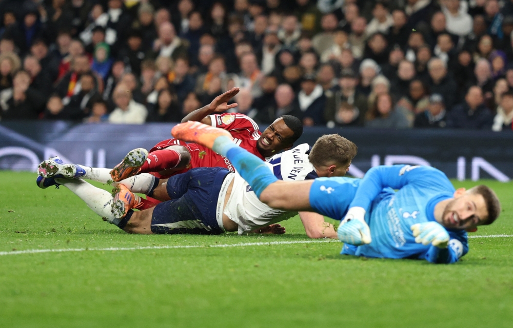 Progress for Liverpool, but Slot’s ‘gut feeling’ bad on Isak injury ...