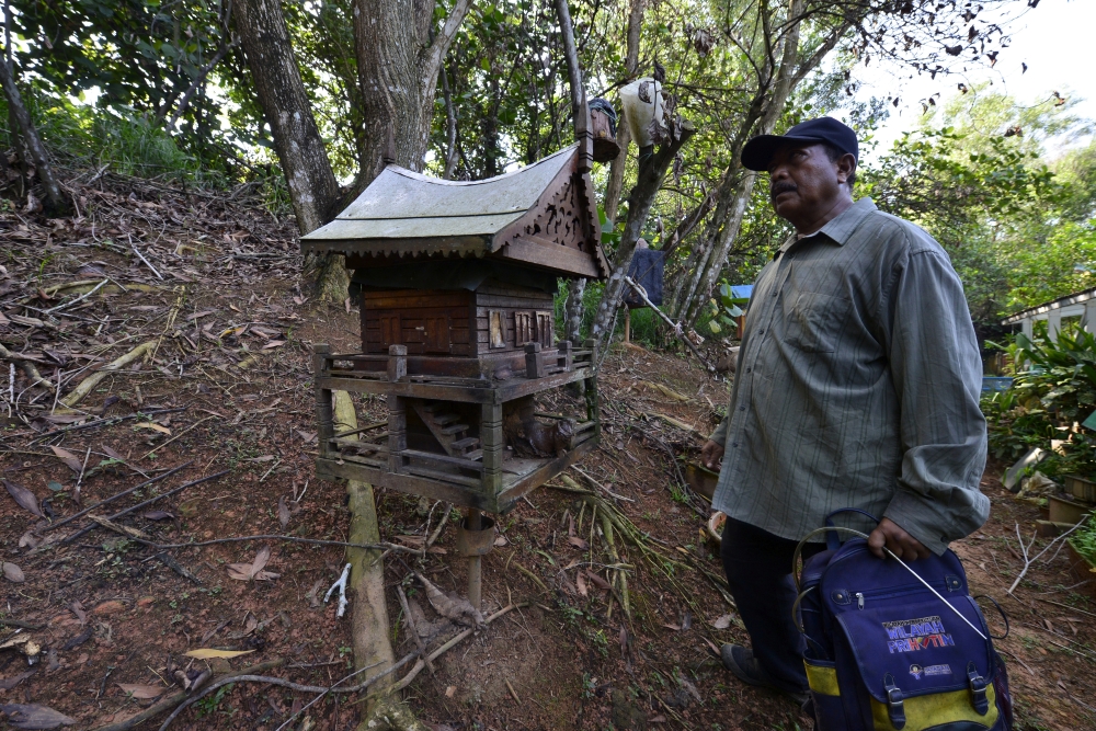 Project manager Md Nasir Md Isa says the beekeeping effort began modestly during the MCO and grew into a lifeline for residents. — Bernama pic