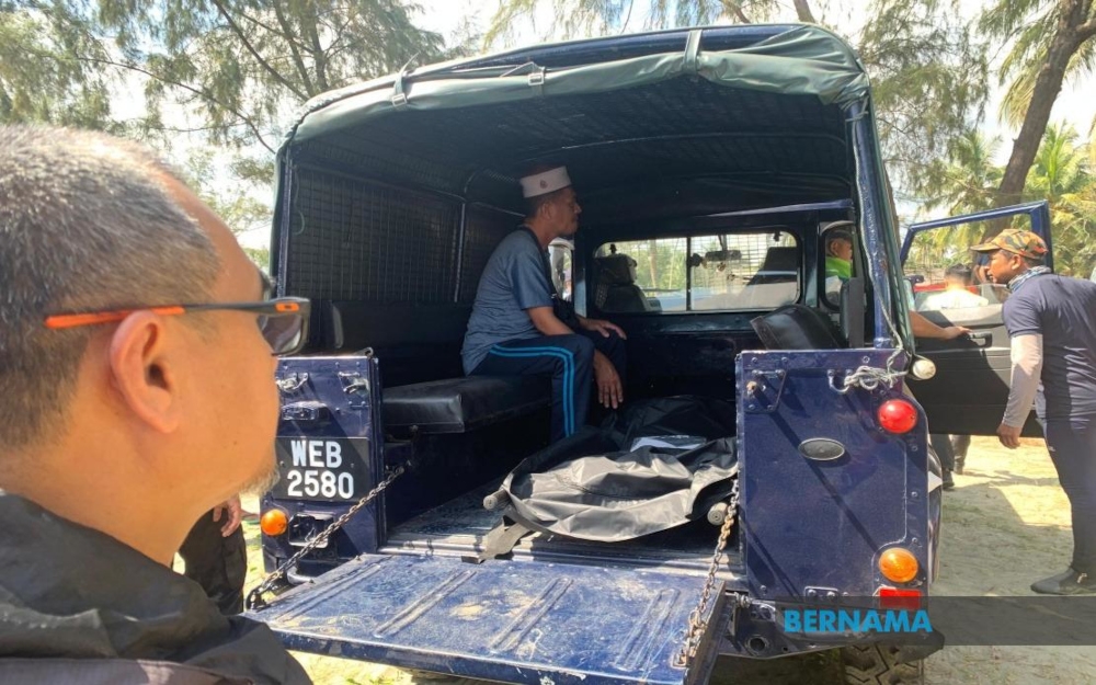 Police: Nine-year-old swept away by currents at Pantai Kemayang in Kelantan found drowned