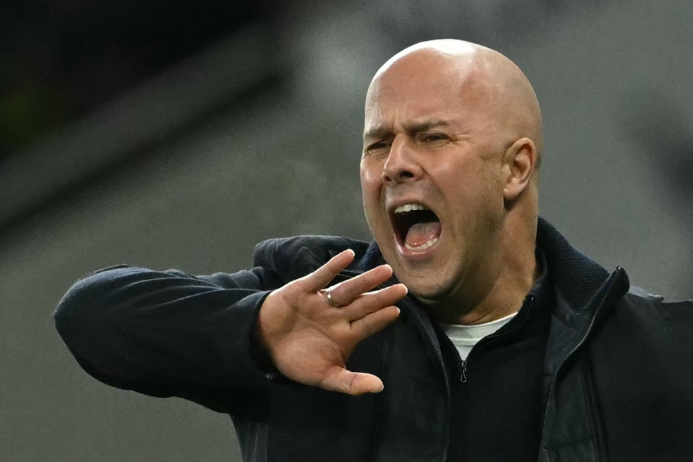 Liverpoolâs title dream undone by set-pieces, says frustrated Slot