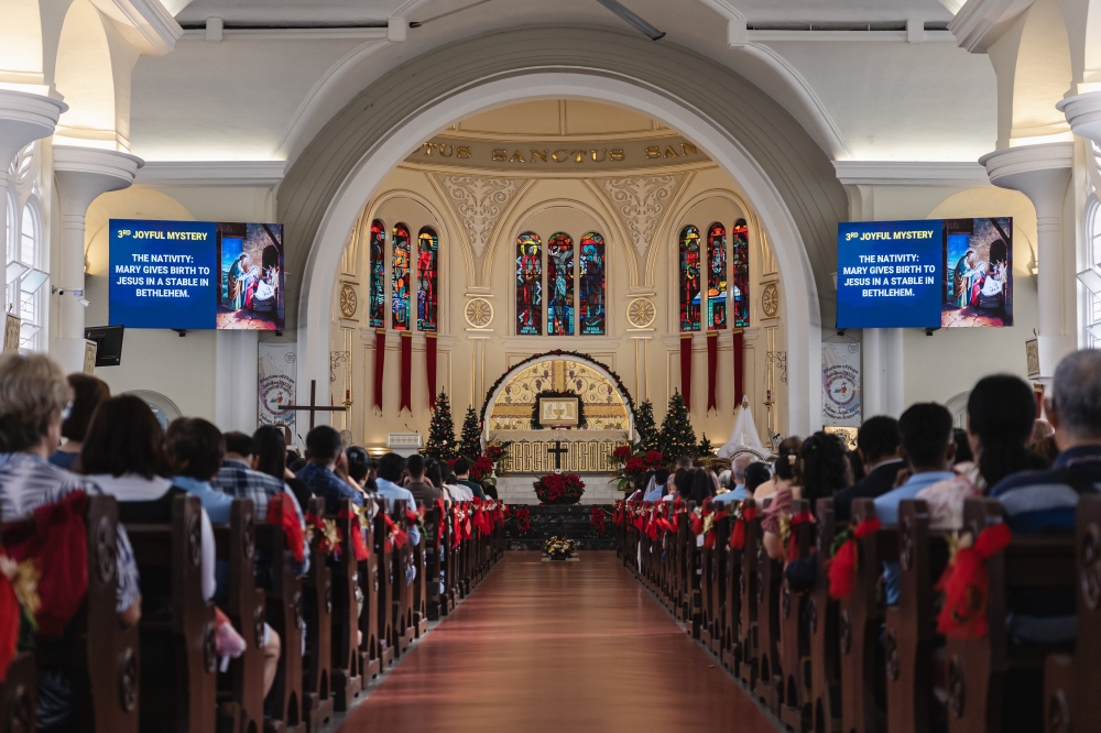 Christians attend religious ceremonies in conjunction with Christmas celebrations at St John’s Cathedral in Kuala Lumpur, December 25, 2025. — Bernama pic 