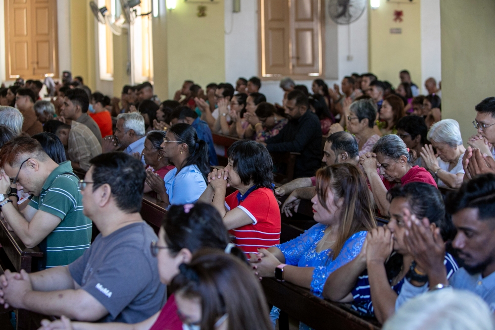 Christians held religious ceremonies in conjunction with Christmas celebrations at the Church of St Joseph in Batu Gajah. — Bernama pic 