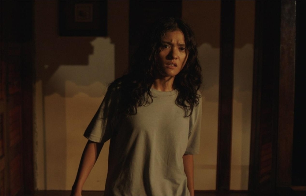 ‘Malam Terlarang’, starring Shasha Abedul, the first film to blend Malaysian horror with rich Nusantara cultural elements. — Picture courtesy of Astro Shaw