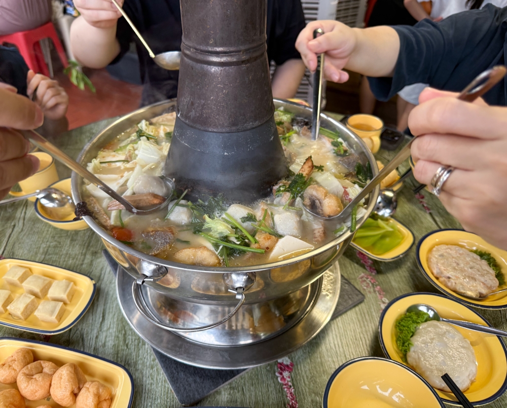As everything is thrown in the pot at one time, scoop up what you like from the boiling fish broth. 