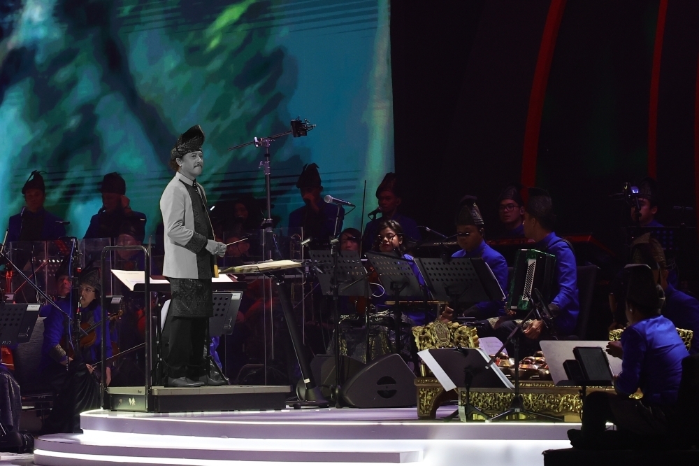 Istana Budaya traditional orchestra conductor Mohd Yazid Zakaria passed away just two days after leading his orchestra team at the Asean Gala Dinner performance. — Bernama Pic