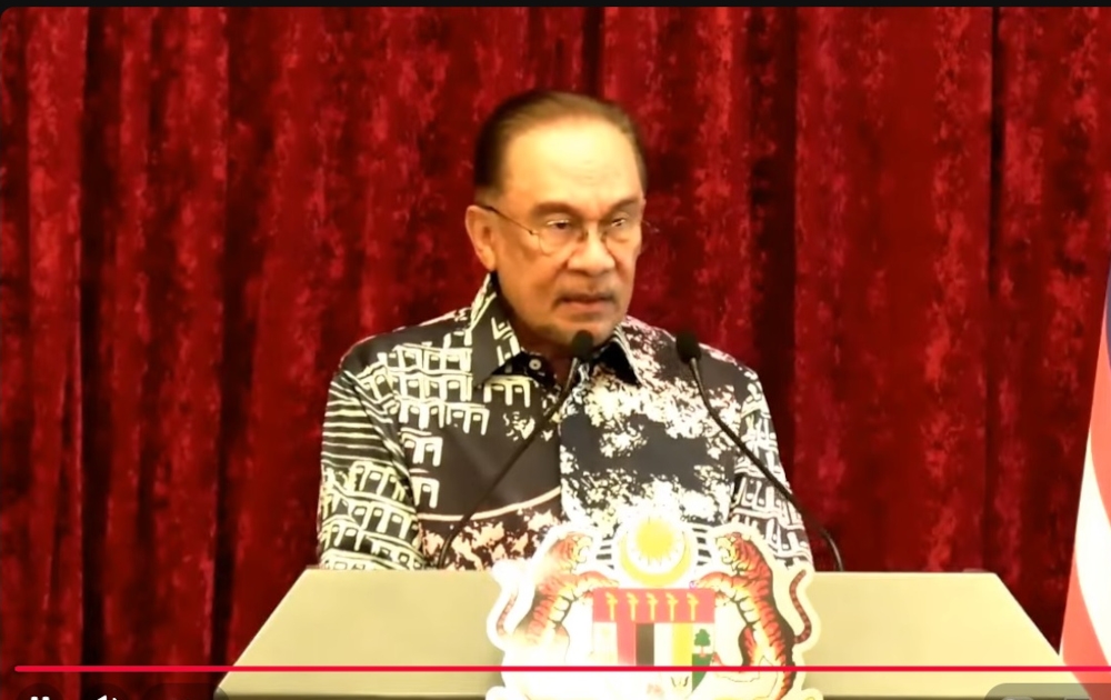 Anwar: Madani govt takes tough stand on corruption, whether friends or foes