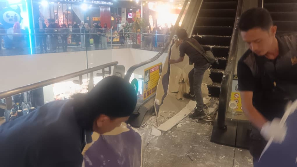 Ceiling at Plaza Merdeka in Kuching drops on NYE, shoppers unharmed