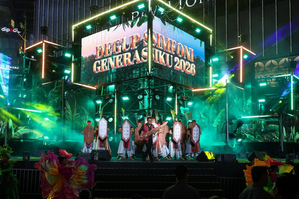 Performers from Istana Budaya enliven the New Year 2026 and Visit Malaysia 2026 Countdown Festival at Bukit Bintang, Kuala Lumpur, attended by Prime Minister Anwar Ibrahim. — Bernama pic