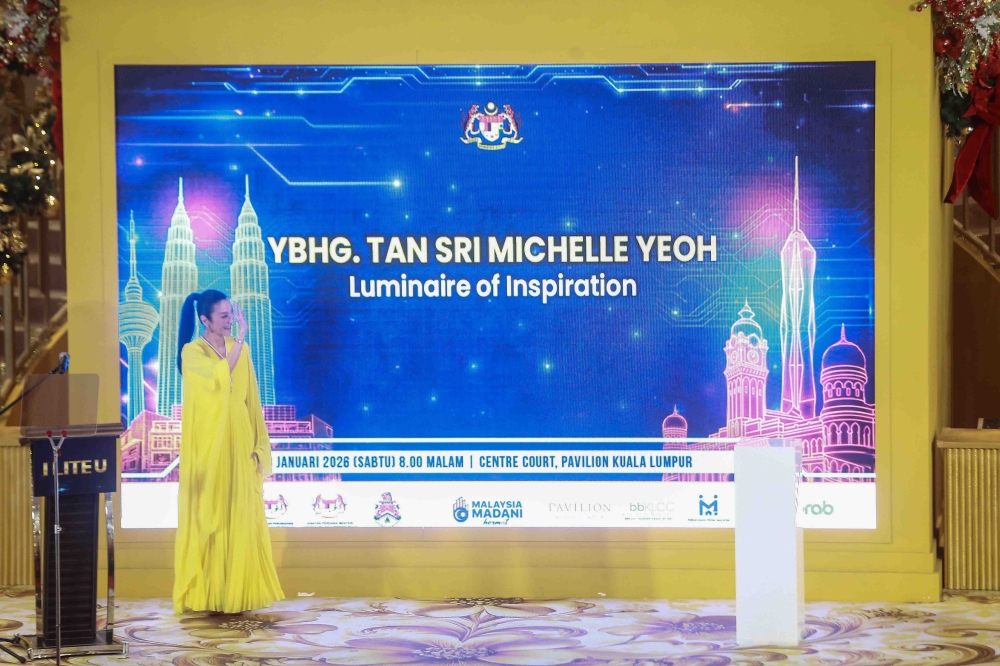 Malaysian actress Tan Sri Michelle Yeoh waves to the crown during the launch of the Lighting Innovation Project Towards Urban Sustainability at Pavilion Kuala Lumpur January 3, 2026. — Picture by Sayuti Zainudin