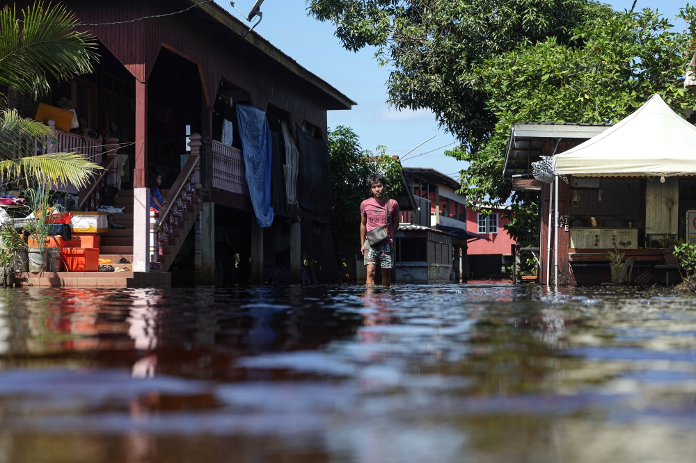 Datuk Ewon Benedick also proposed maintaining a joint committee to better coordinate entrepreneurship development and disaster response efforts. — Bernama pic