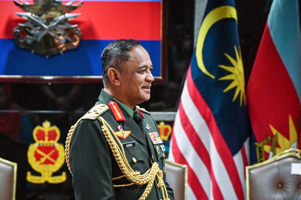 Army Chief General Datuk Azhan Md Othman has called on Army personnel to maintain professionalism and remain united. — Bernama pic
