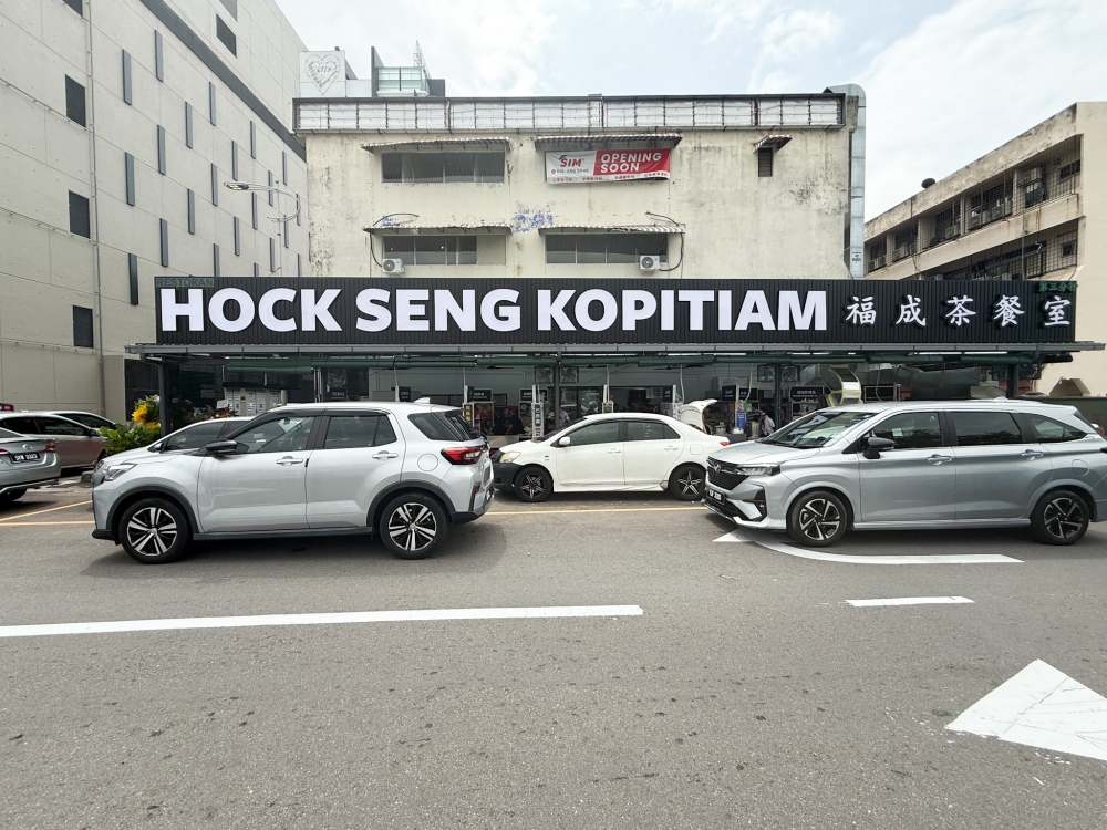 Hock Seng Kopitiam 3 is located at the corner shop lot just next to Atria Shopping Gallery in Damansara Jaya — Picture by Lee Khang Yi
