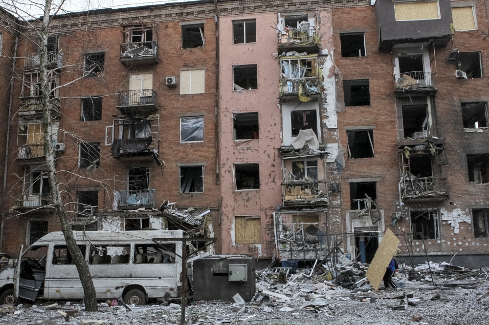 Russian strikes hit 20 Kyiv homes, Qatar embassy amid freezing winter, Zelensky says